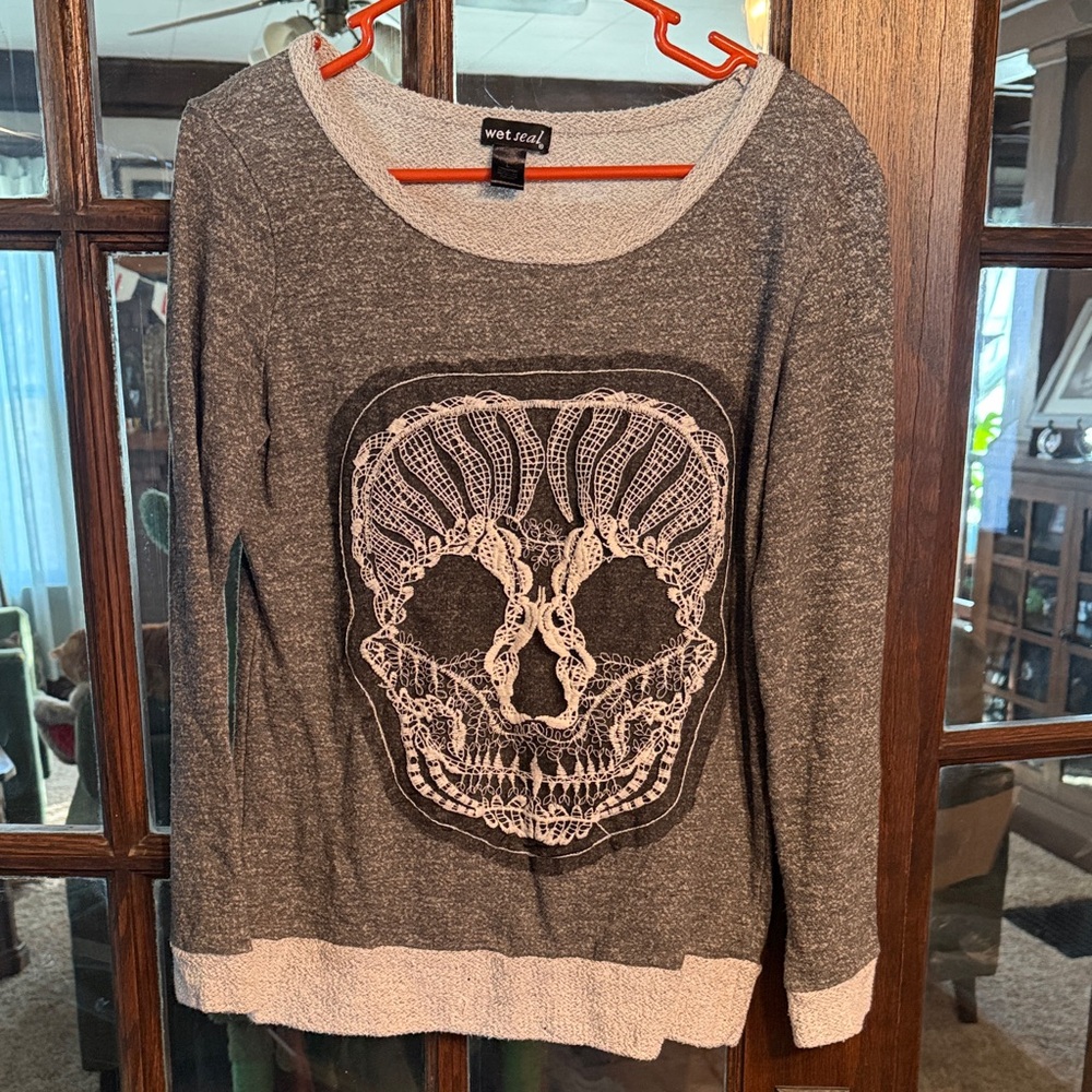 Wet Seal Womens Gray Lace Skull Applique Lightweight Sweatshirt Size L USA Made